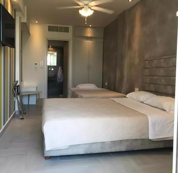 ホテル Porto Palio Beach