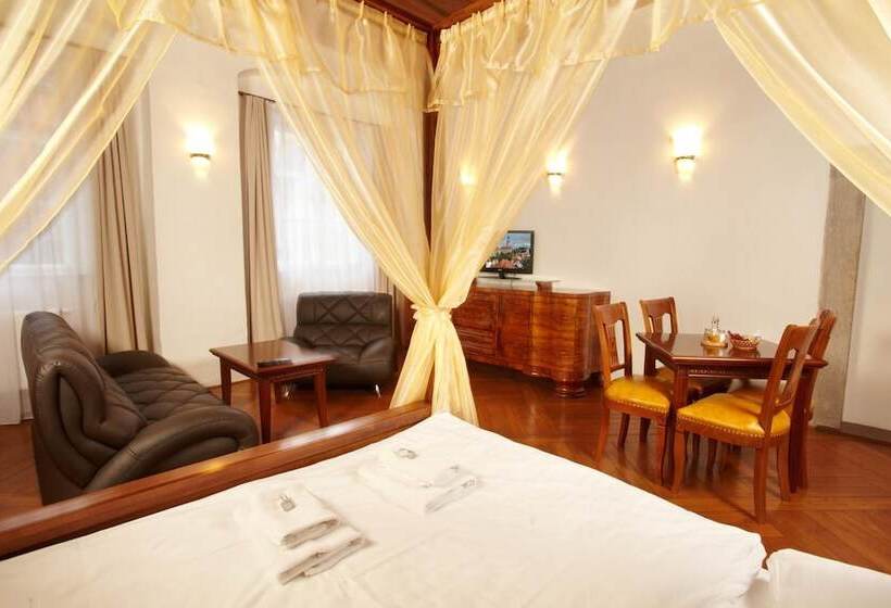 Szálloda Residence Muzeum Vltavinu