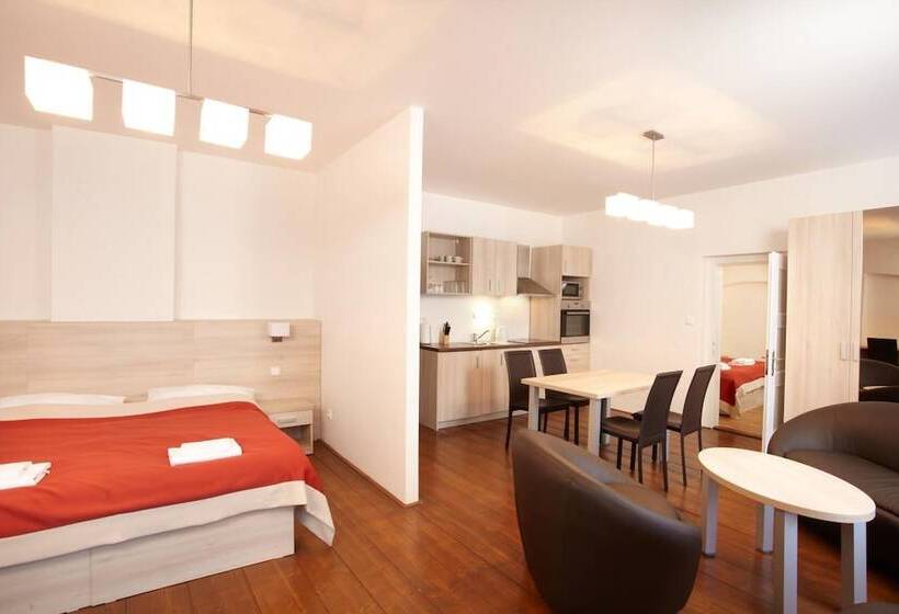 Szálloda Residence Muzeum Vltavinu