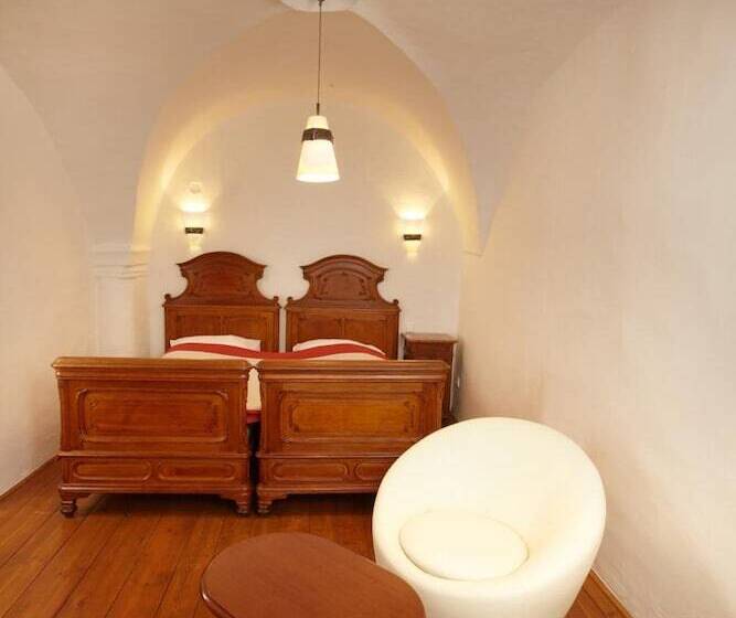 Szálloda Residence Muzeum Vltavinu