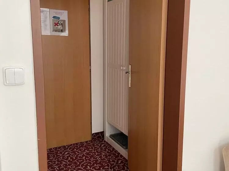 هتل Romania