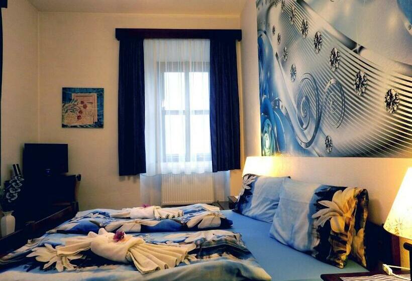 Отель Stará škola Na šumavě