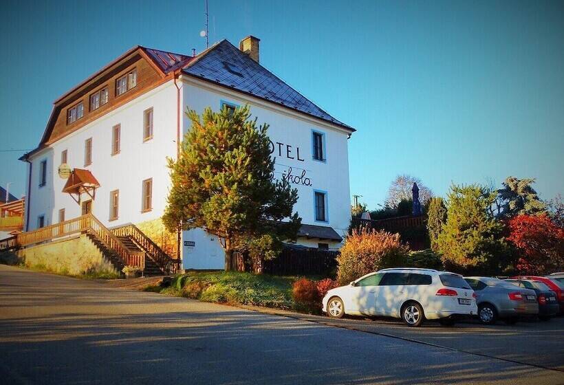 Отель Stará škola Na šumavě