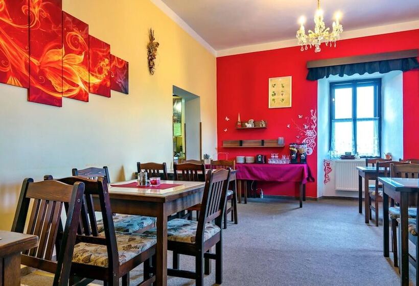 Отель Stará škola Na šumavě