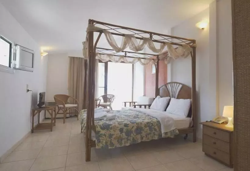 ホテル Villa George