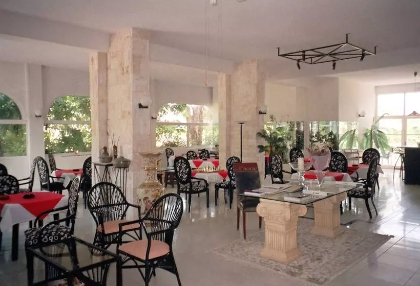 ホテル Villa George