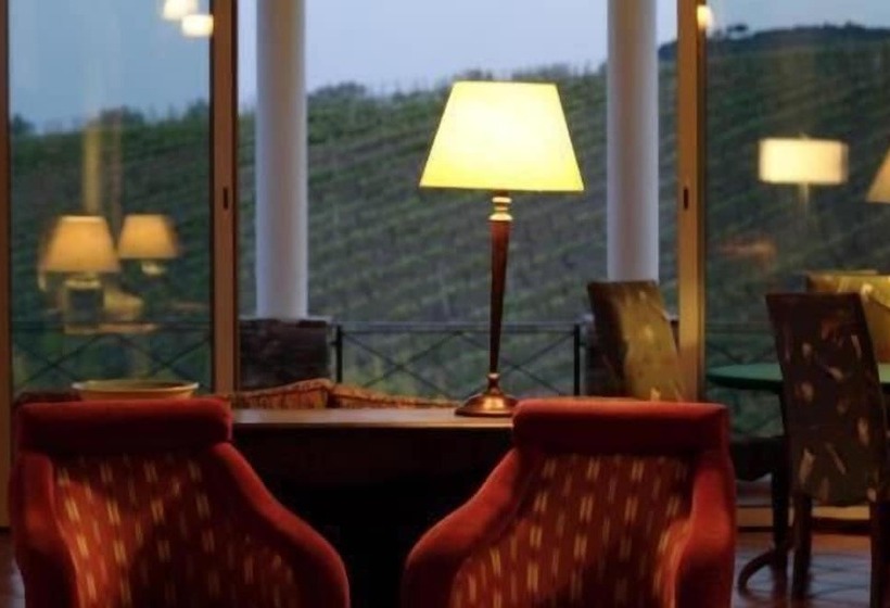 Casa Das Pipas / Quinta Do Portal