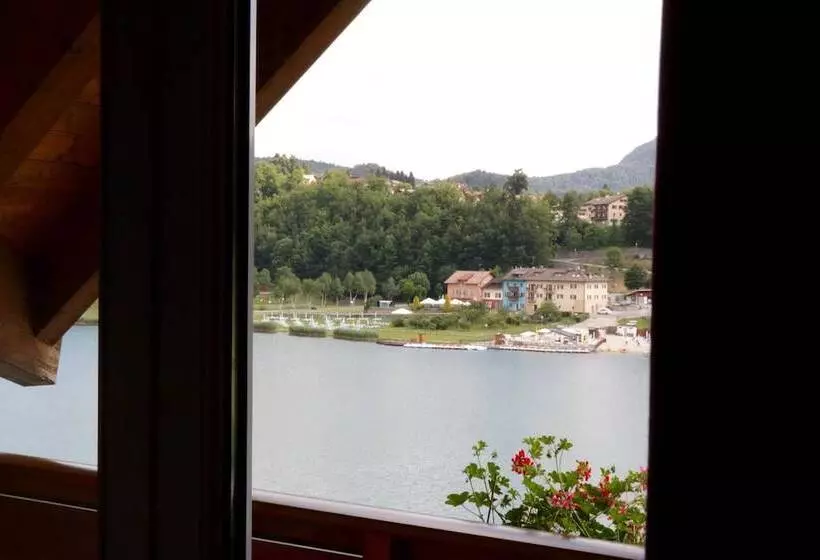 Hotelli Al Lago