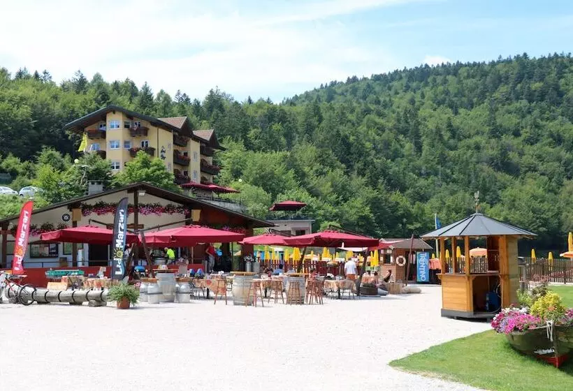 Hotelli Al Lago