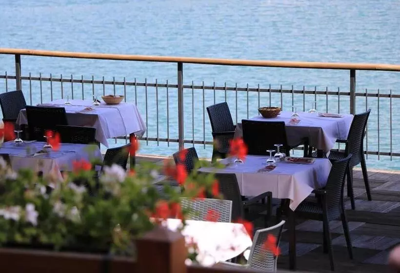 Hotelli Al Lago
