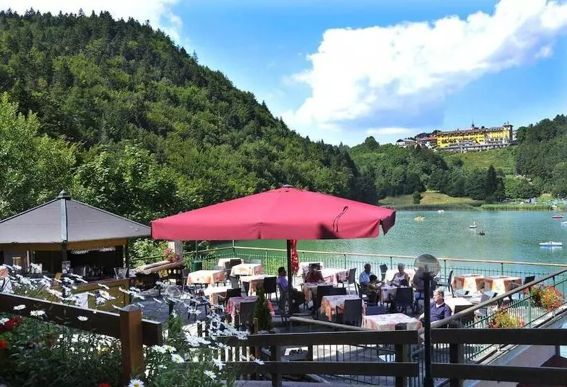 Hotelli Al Lago