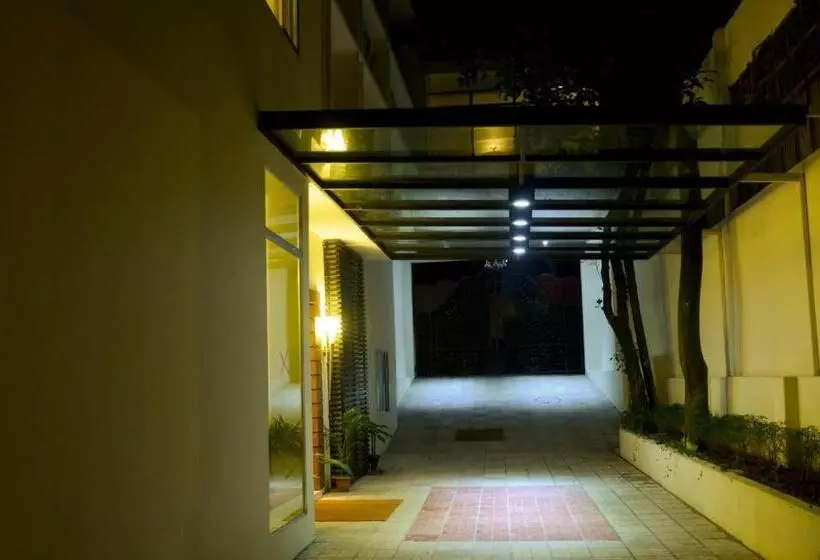 هتل Aristos Boutique & Suites