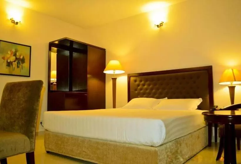 هتل Aristos Boutique & Suites
