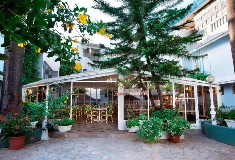 Hotelli Avion Holiday Resort