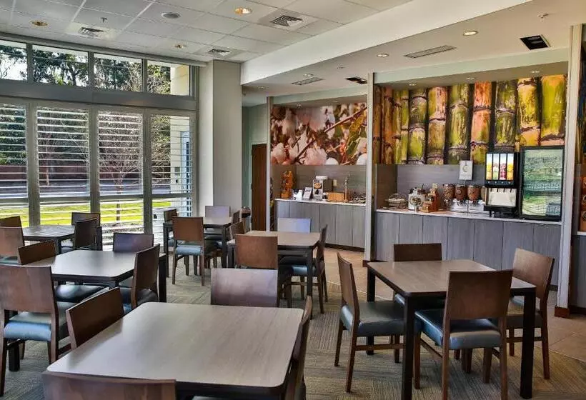 Hotelli Fairfield Inn & Suites By Marriott Savannah Midtown