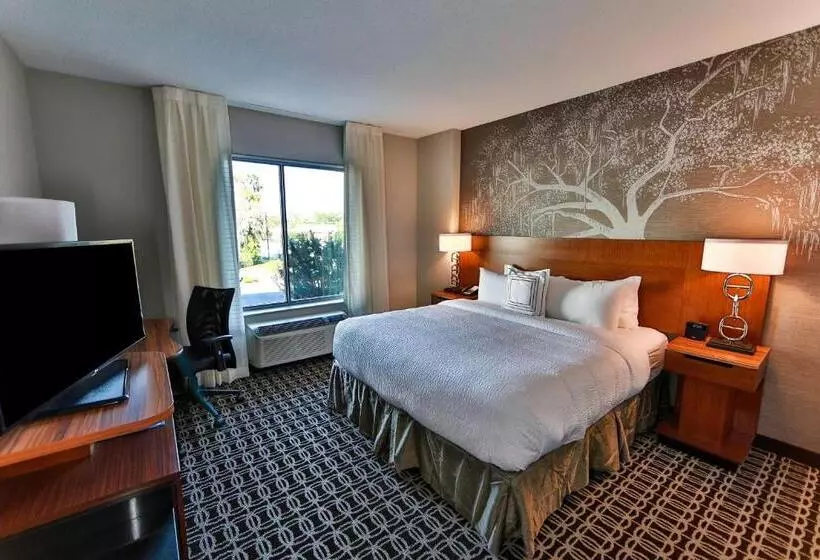 Hotelli Fairfield Inn & Suites By Marriott Savannah Midtown