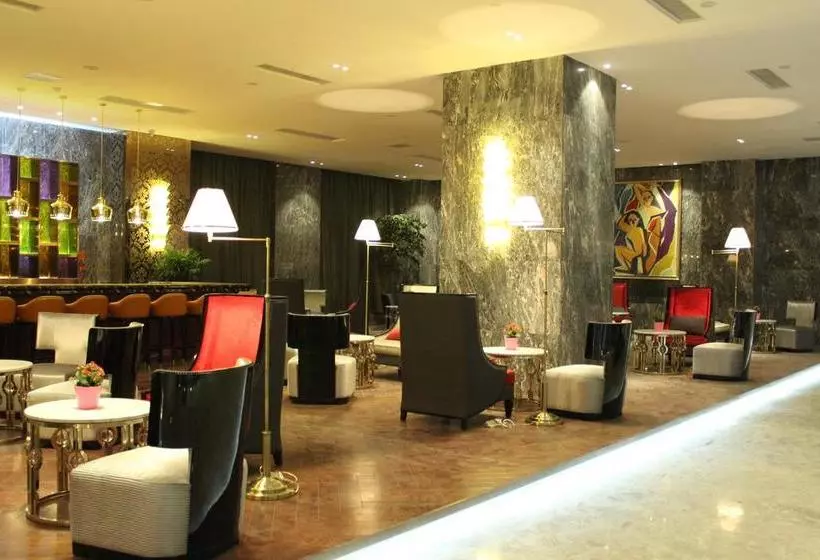 Hotelli Gallery F