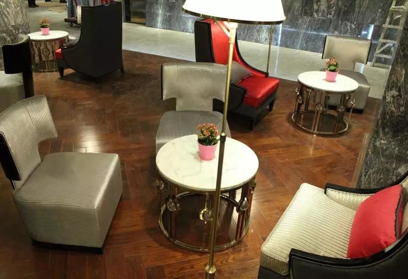 Hotelli Gallery F
