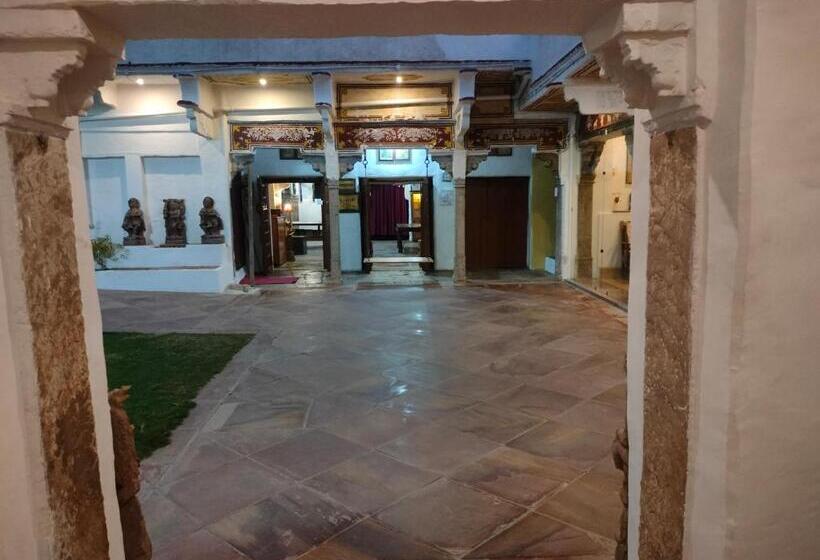 ホテル Haveli Braj Bhushanjee Heritage