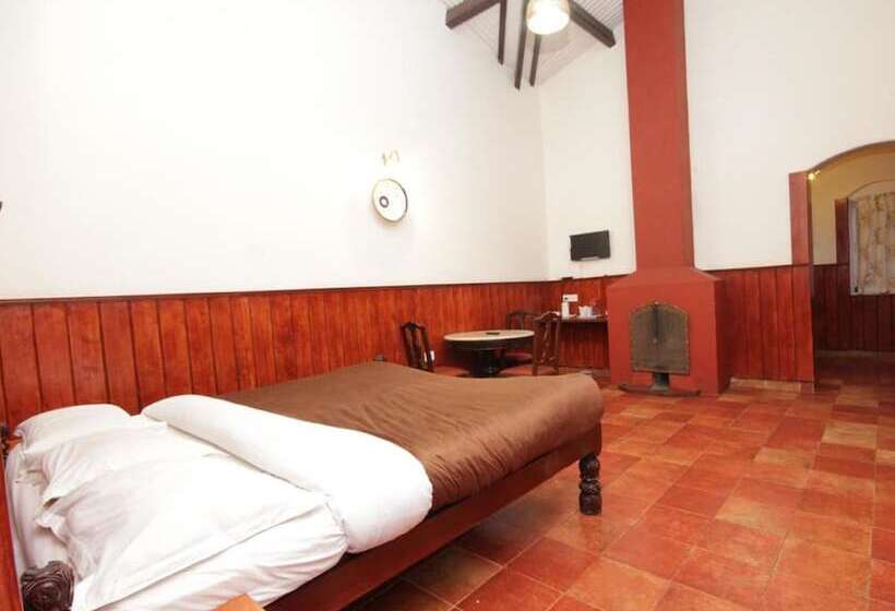 Hotelli Kluney Manor