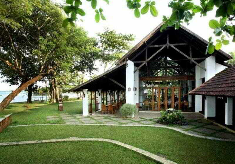 בית מלון כפרי Punamada Lake Resort