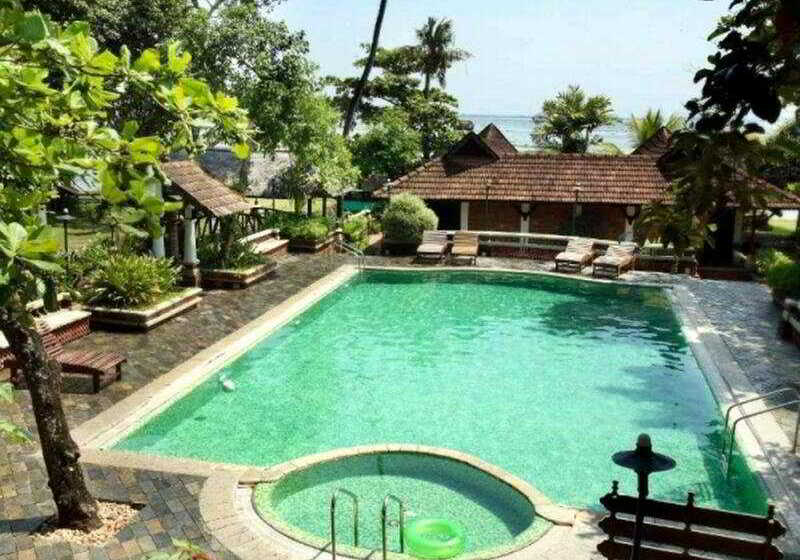 בית מלון כפרי Punamada Lake Resort