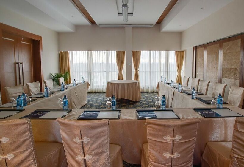 The Concord Hotel & Suites