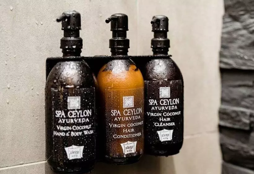 Hotelli Sleep  N Fly Sleep Lounge, North Node   Transit Only