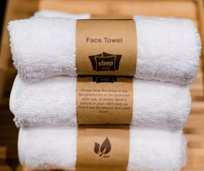 Hotelli Sleep  N Fly Sleep Lounge, North Node   Transit Only