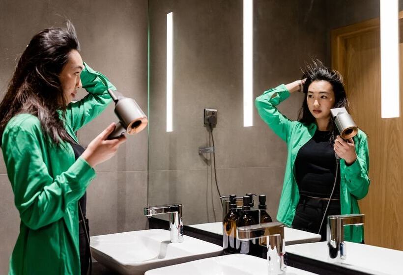 Hotel Sleep N Fly Sleep Lounge, North Node Transit Only