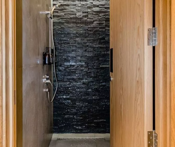 Hotelli Sleep  N Fly Sleep Lounge, North Node   Transit Only