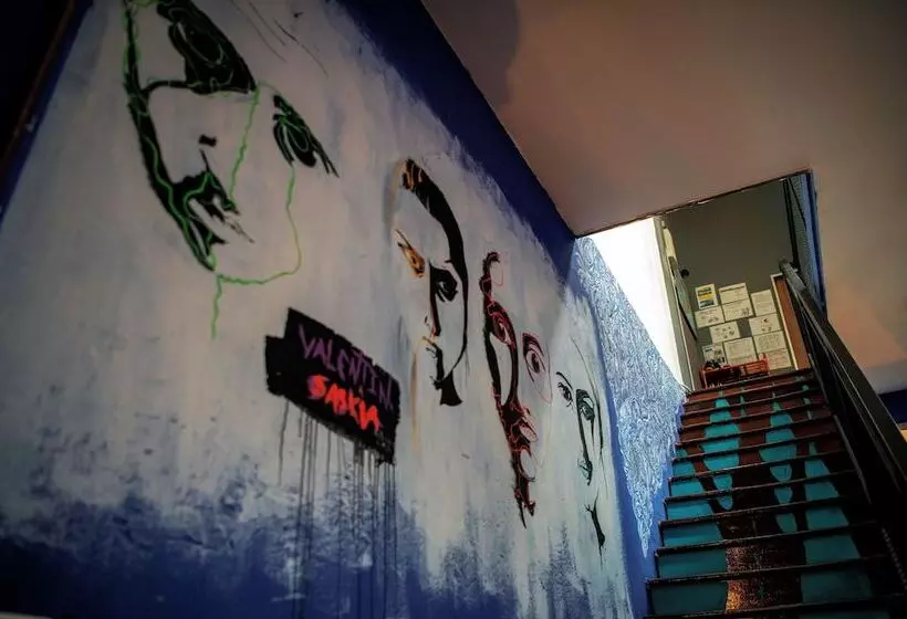 Rope Walk Guesthouse   Hostel