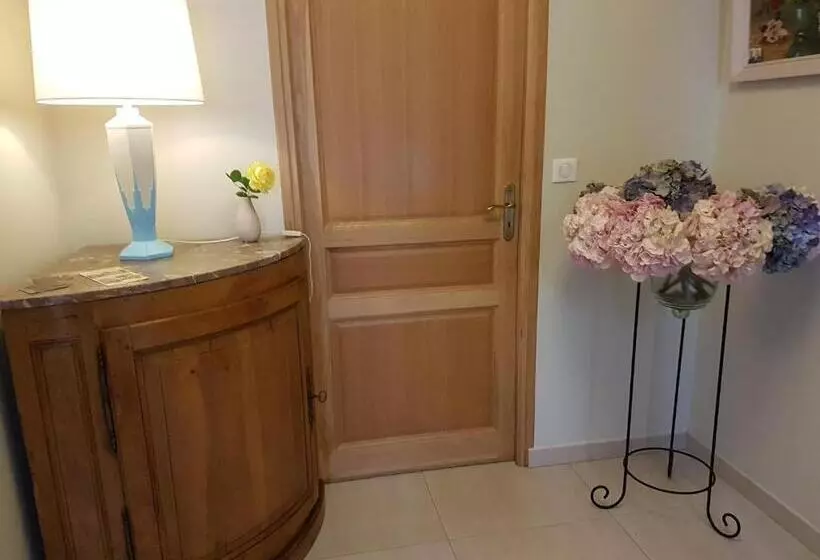 تختخواب و صبحانه Chambres D'hôtes La Villa Des Hortensias