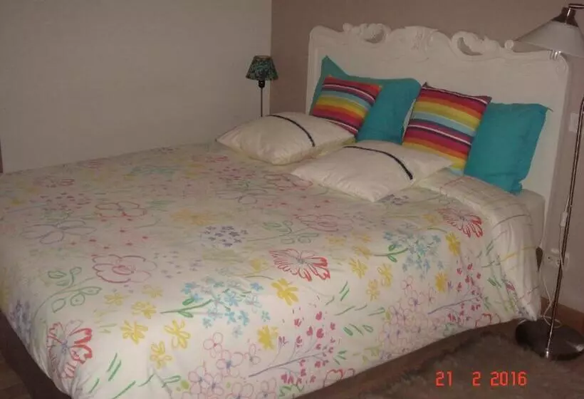 تختخواب و صبحانه Chambres D'hôtes La Villa Des Hortensias