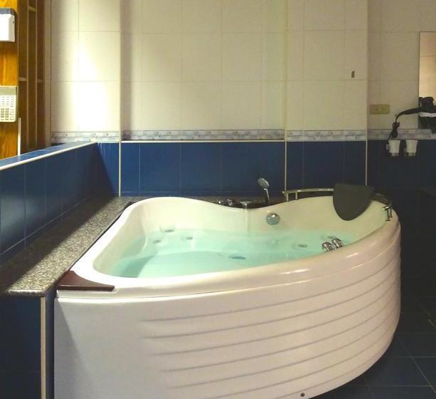 تختخواب و صبحانه Dolphin Castle