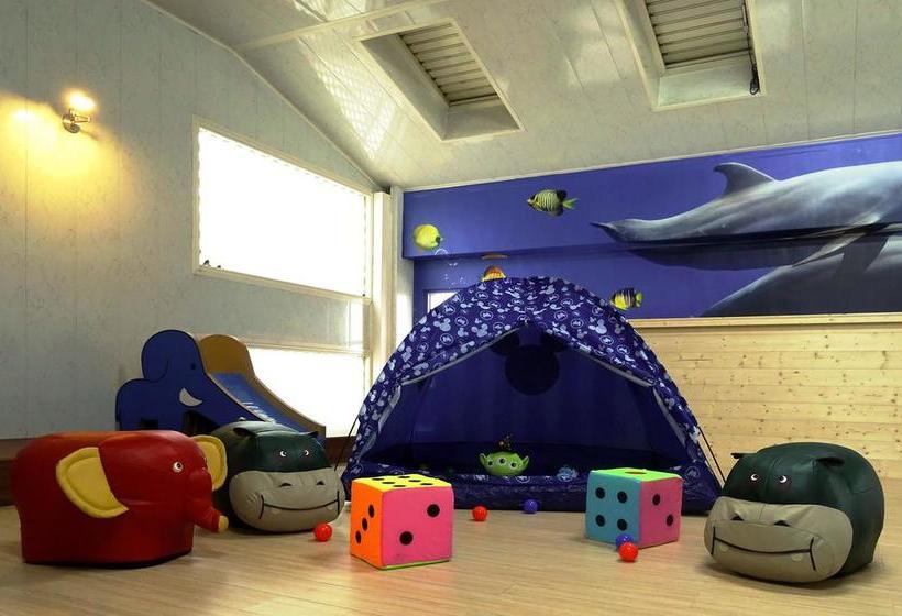 تختخواب و صبحانه Dolphin Castle