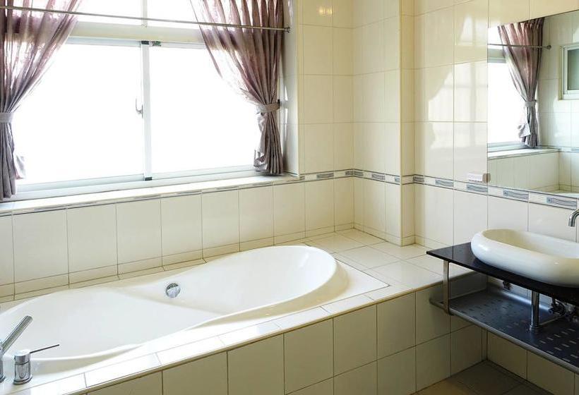 تختخواب و صبحانه Dolphin Castle