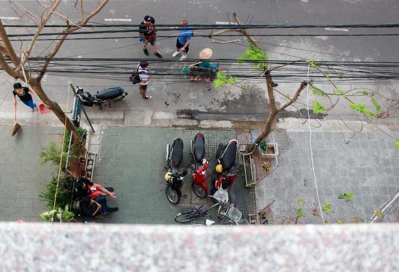 Hi Danang Beach Hostel