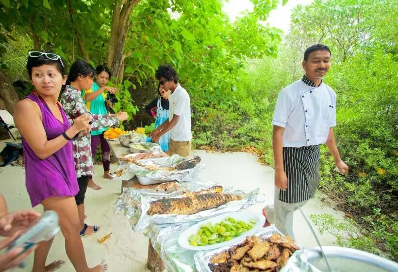 هتل Kaani Village & Spa