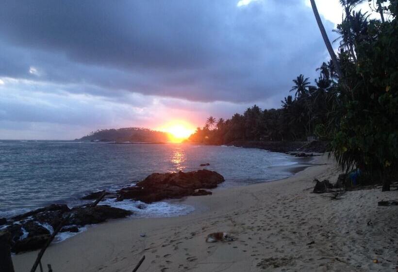 Hotel Mirissa Seastar