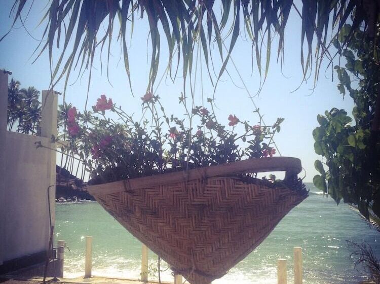 Hotel Mirissa Seastar