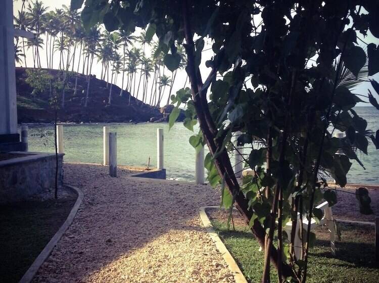 Hotel Mirissa Seastar