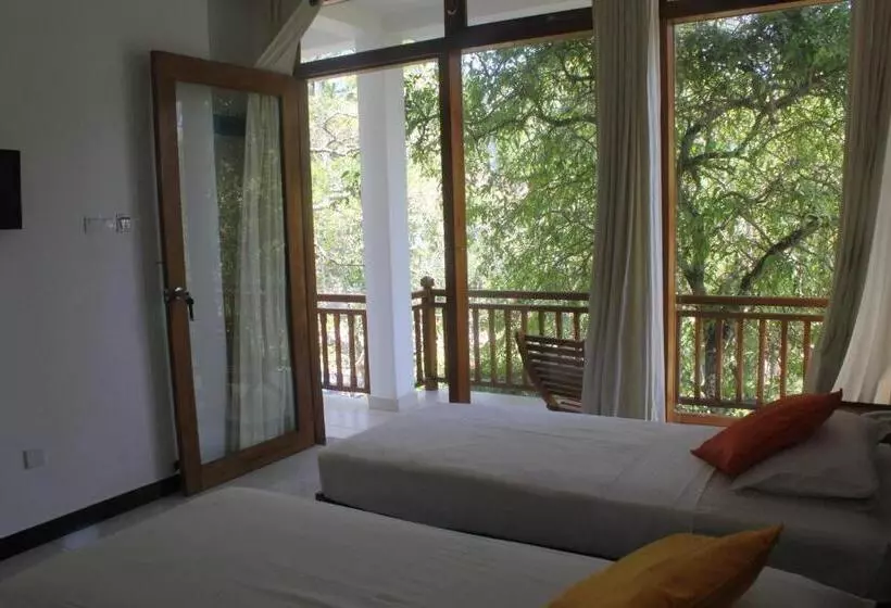 Hotelli Sanmira Renaissance