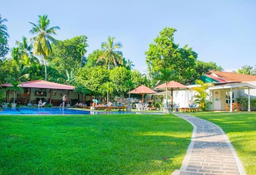 Hotelli Sanmira Renaissance