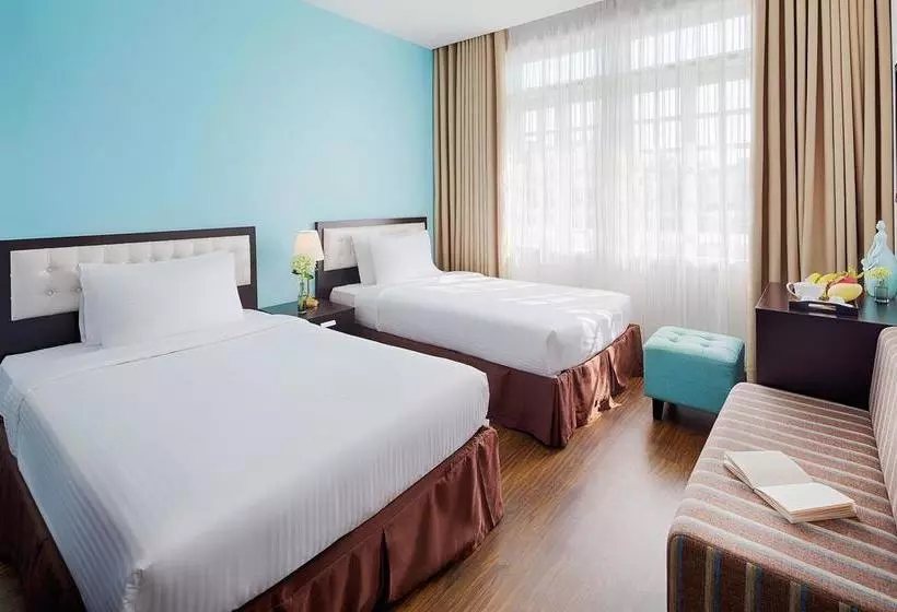 هتل Flora Beach & Spa
