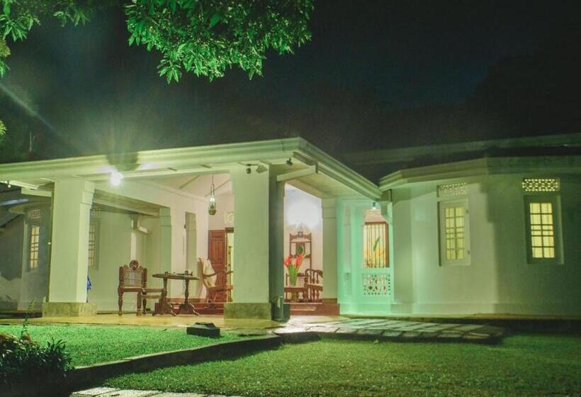 Пансион Thalpe Walawwa Heritage Villa