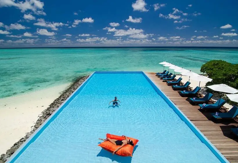 Summer Island Maldives Resort
