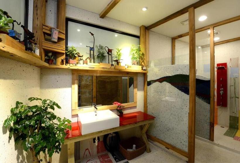 تختخواب و صبحانه Winsor S Hanguan