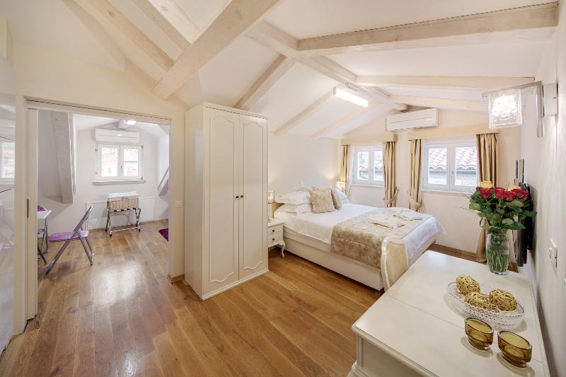 ホテル Apartments More Dubrovnik