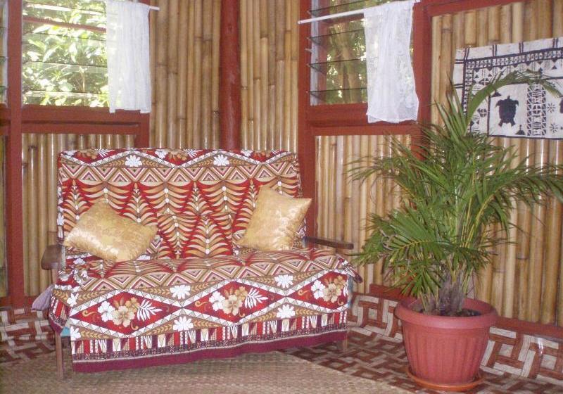 فندق Dolphin Bay Divers Retreat